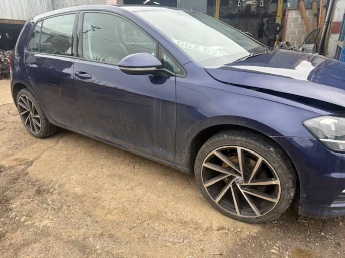 2017 VOLKSWAGEN GOLF 1.6L-D - Image 3