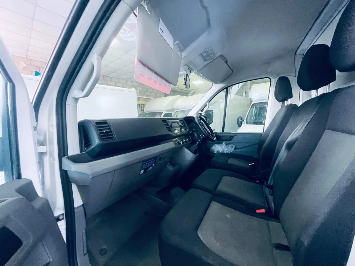 2021 Volkswagen Crafter Luton Low Loader Box Van - Image 3