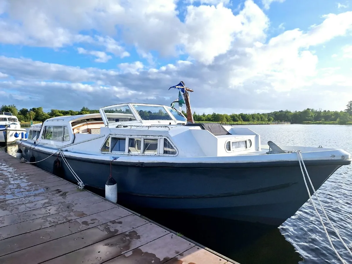 Aquafibre 42 Mk1, sliding roof motor cruiser. - Image 2