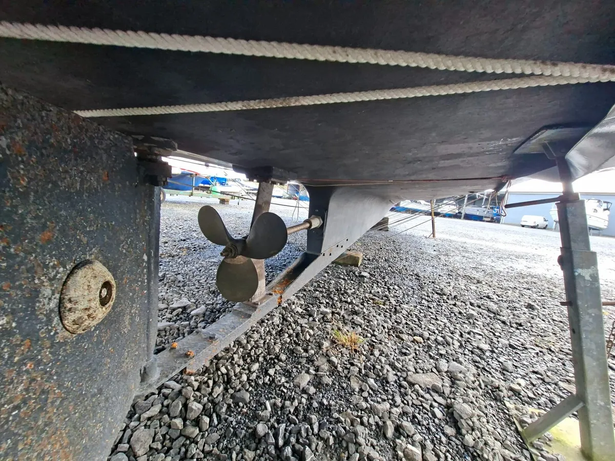 Aquafibre 42 Mk1, sliding roof motor cruiser. - Image 4