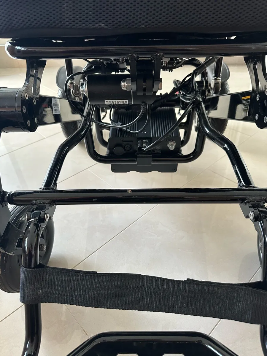 iGo Fold Automatic Folding Electric Wheelchair - Image 4