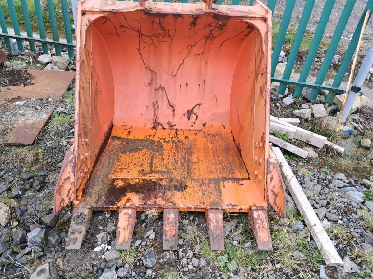 Unused Digging Bucket - Image 1