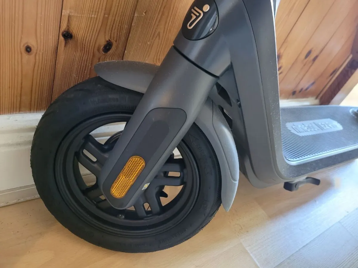 Electric Scooter Ninebot e2 Pro - Image 3