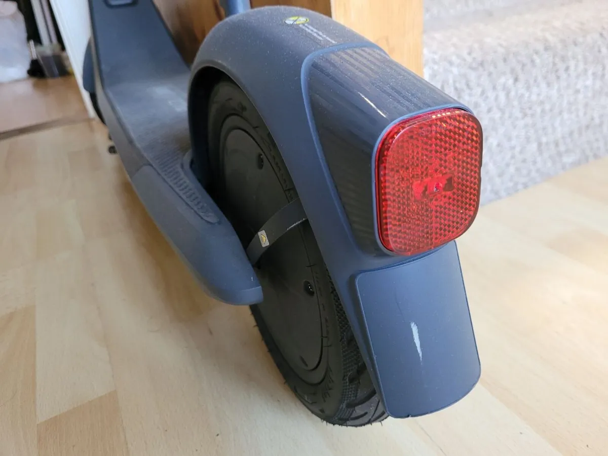 Electric Scooter Ninebot e2 Pro - Image 4