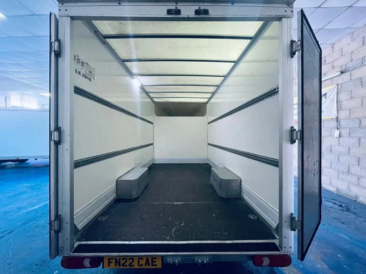 2022 Renault Master Luton Low Loader Box Van - Image 2