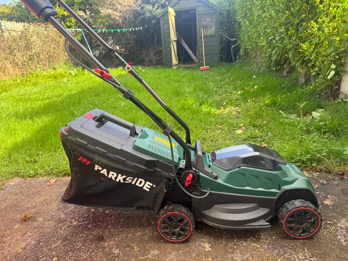 Cordless electric lawn mower - Image 1