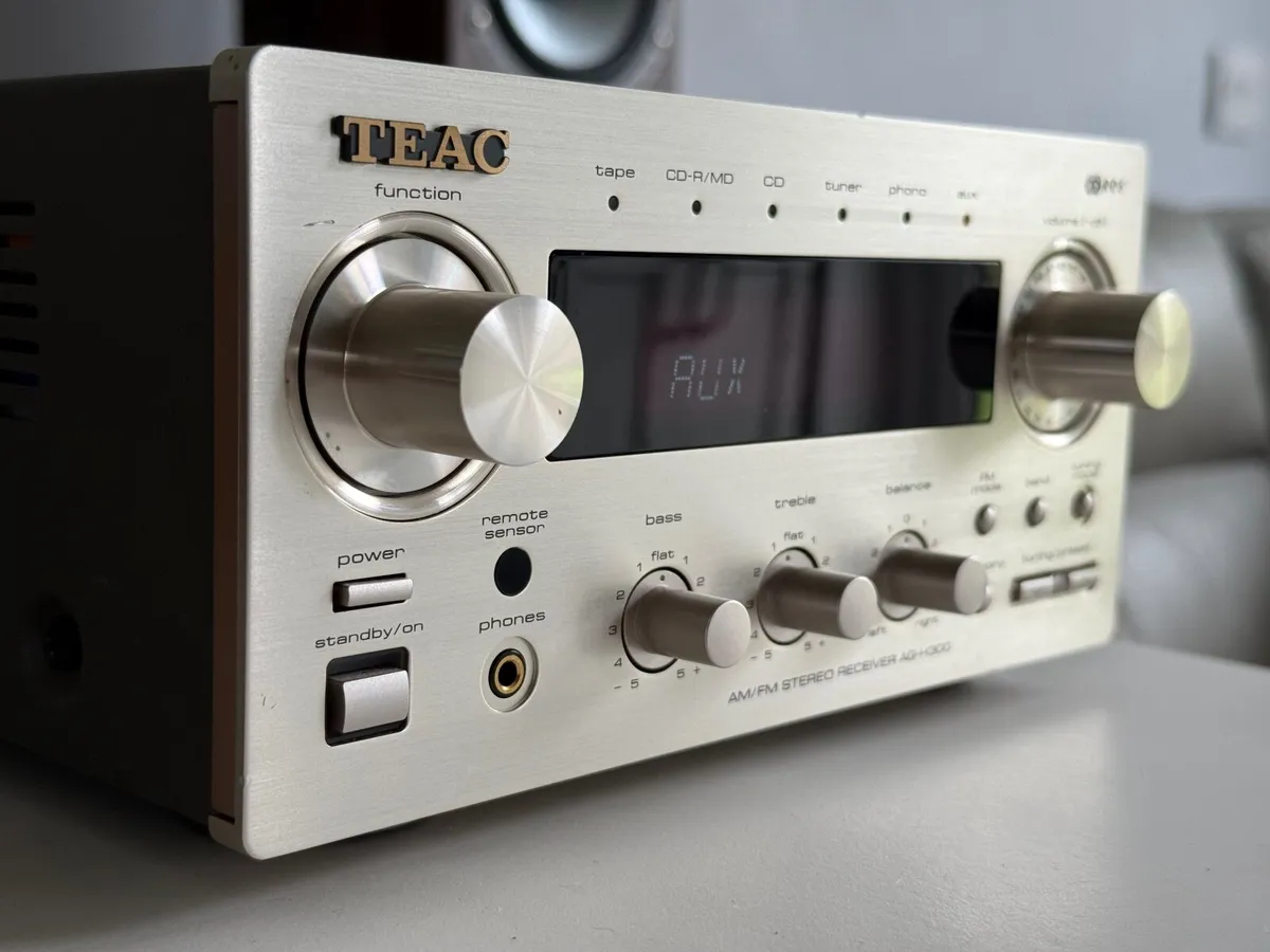 Teac Reference AG-H300 Stereo Receiver - Image 2