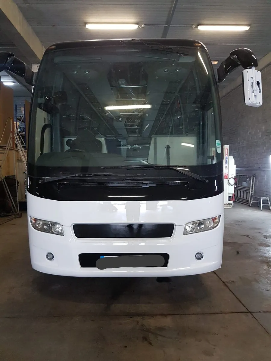 2009 volvo 9700 coach - Image 2