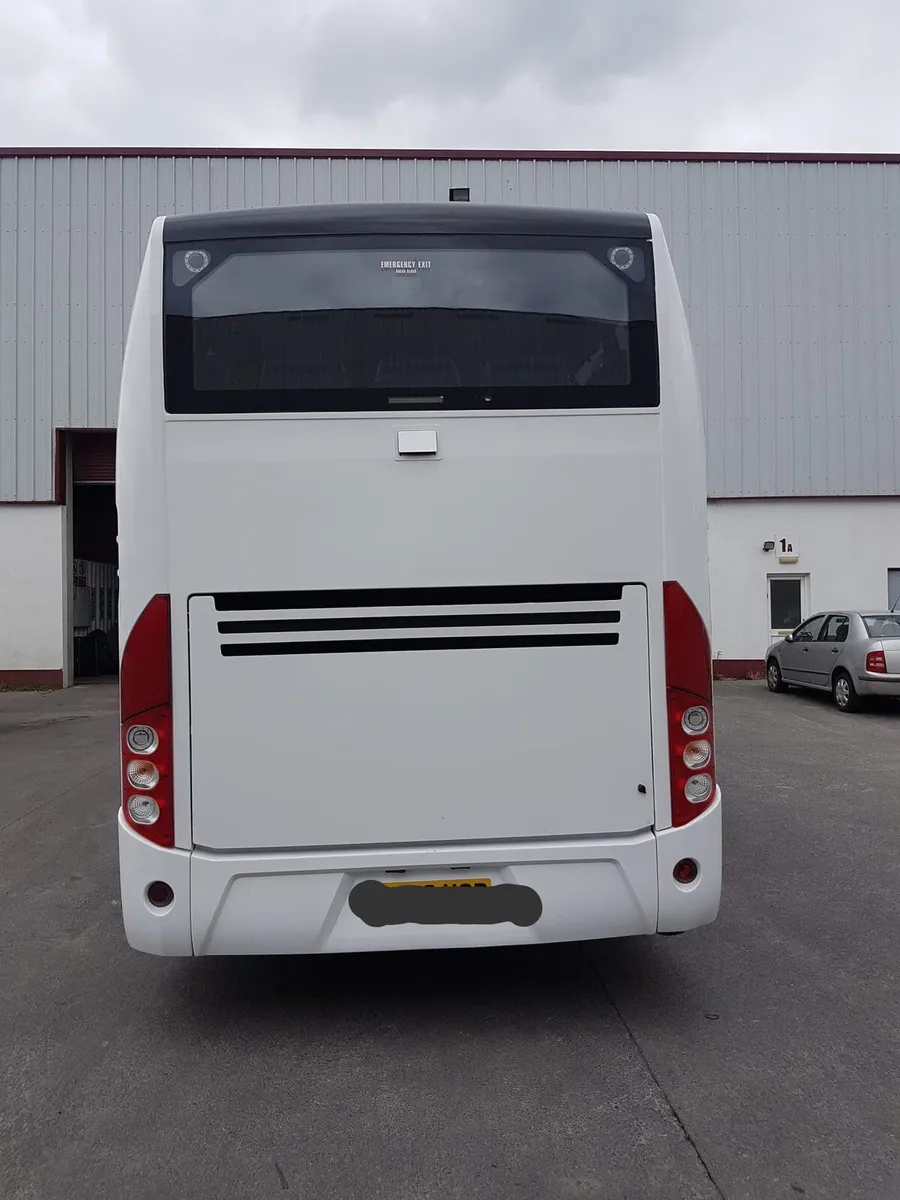 2009 volvo 9700 coach - Image 4