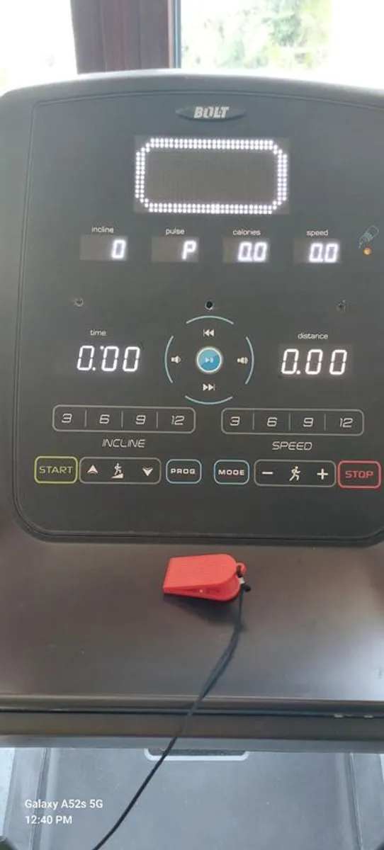 Treadmill and cross trainer - Image 3