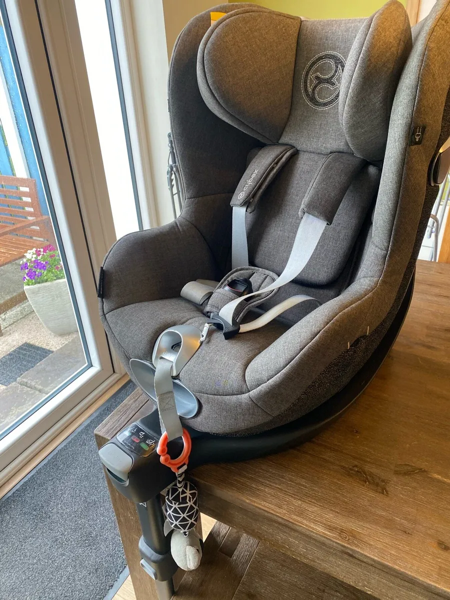 Sirona z2 i-Size + base - car seat bundle - Image 4