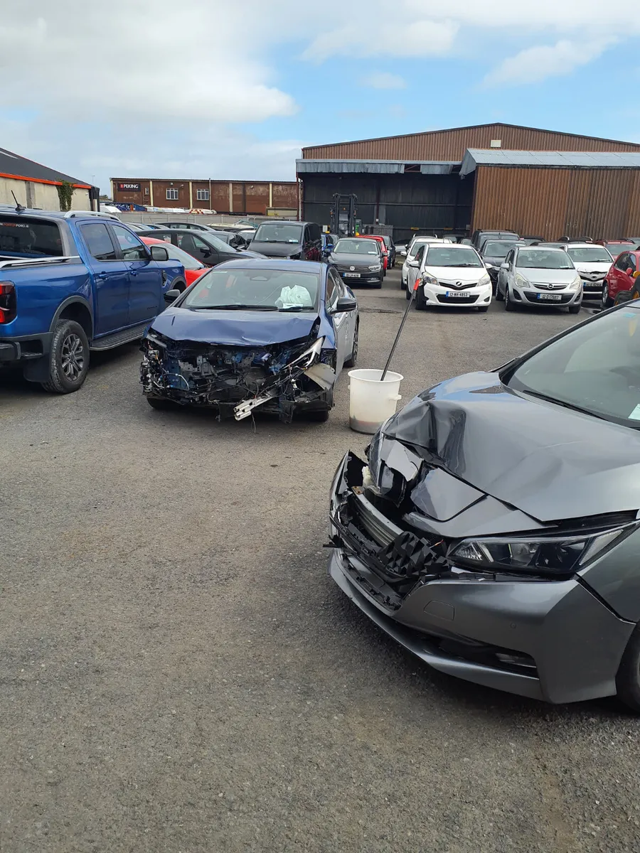 Clearance Sale of 90 damage repairables - Image 1