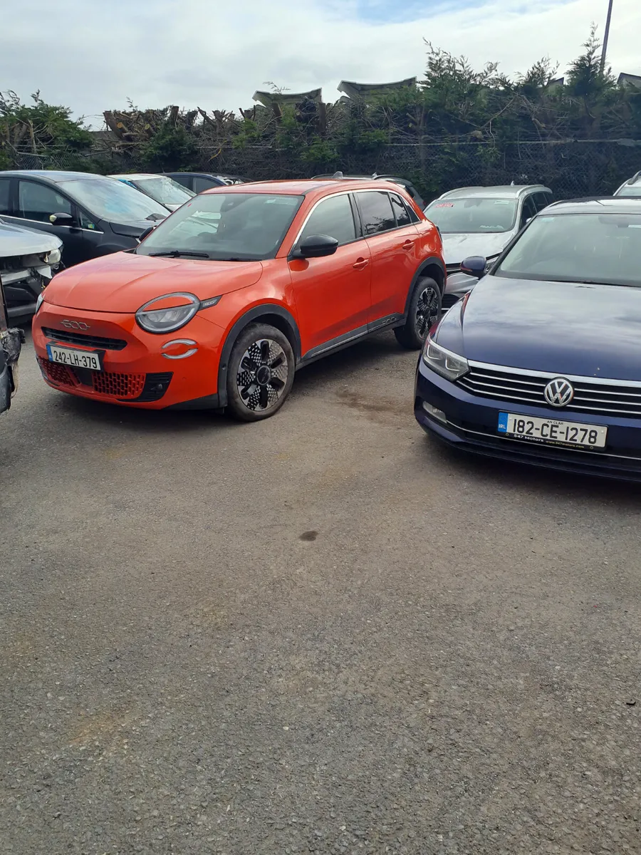 Clearance Sale of 90 damage repairables - Image 3