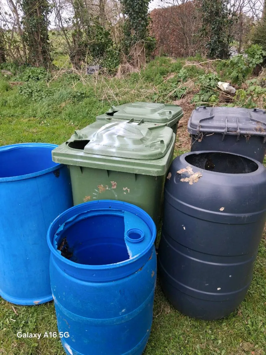 Water barrels - Image 1