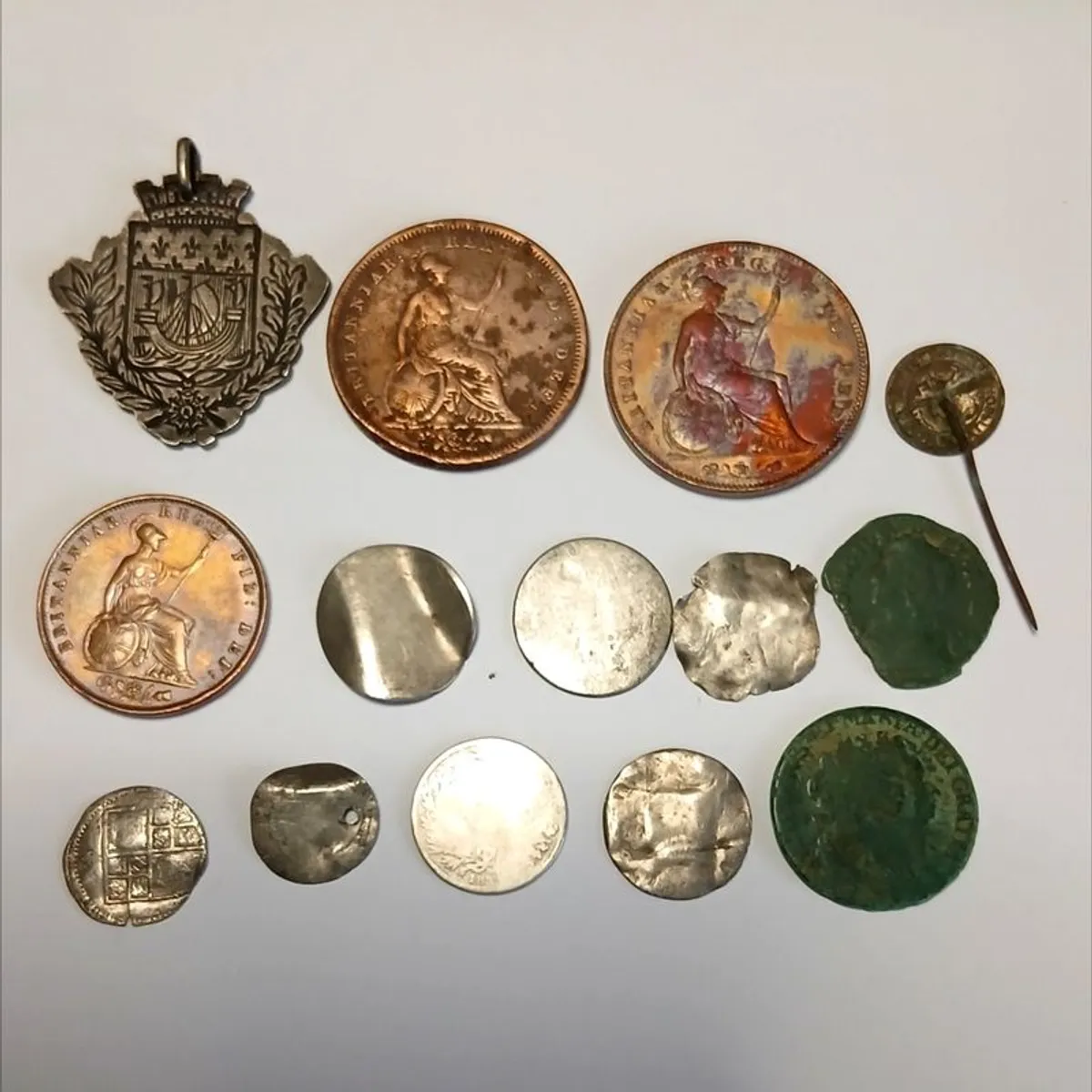 1693 William & Mary Half Penny: Job Lot. - Image 3