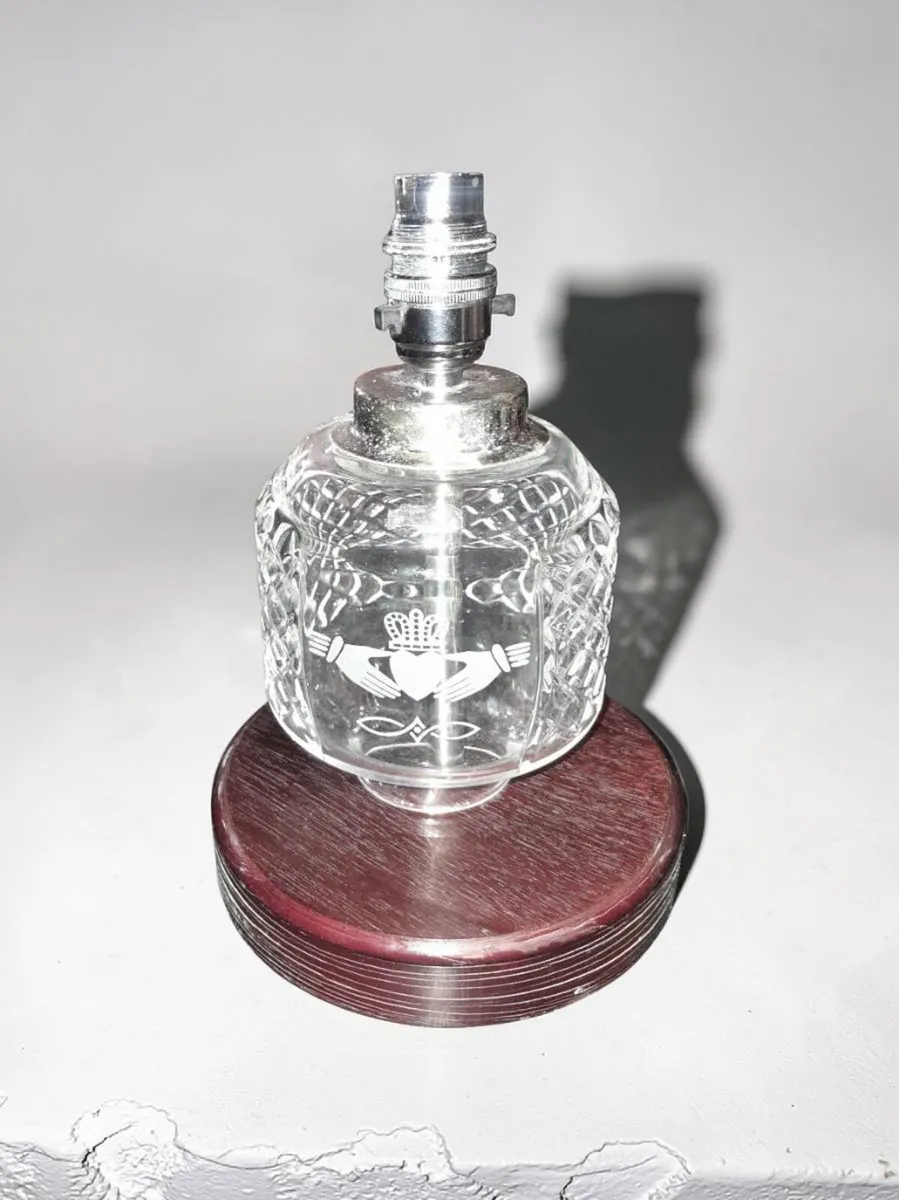 Galway Crystal Claddagh lamp - Image 2
