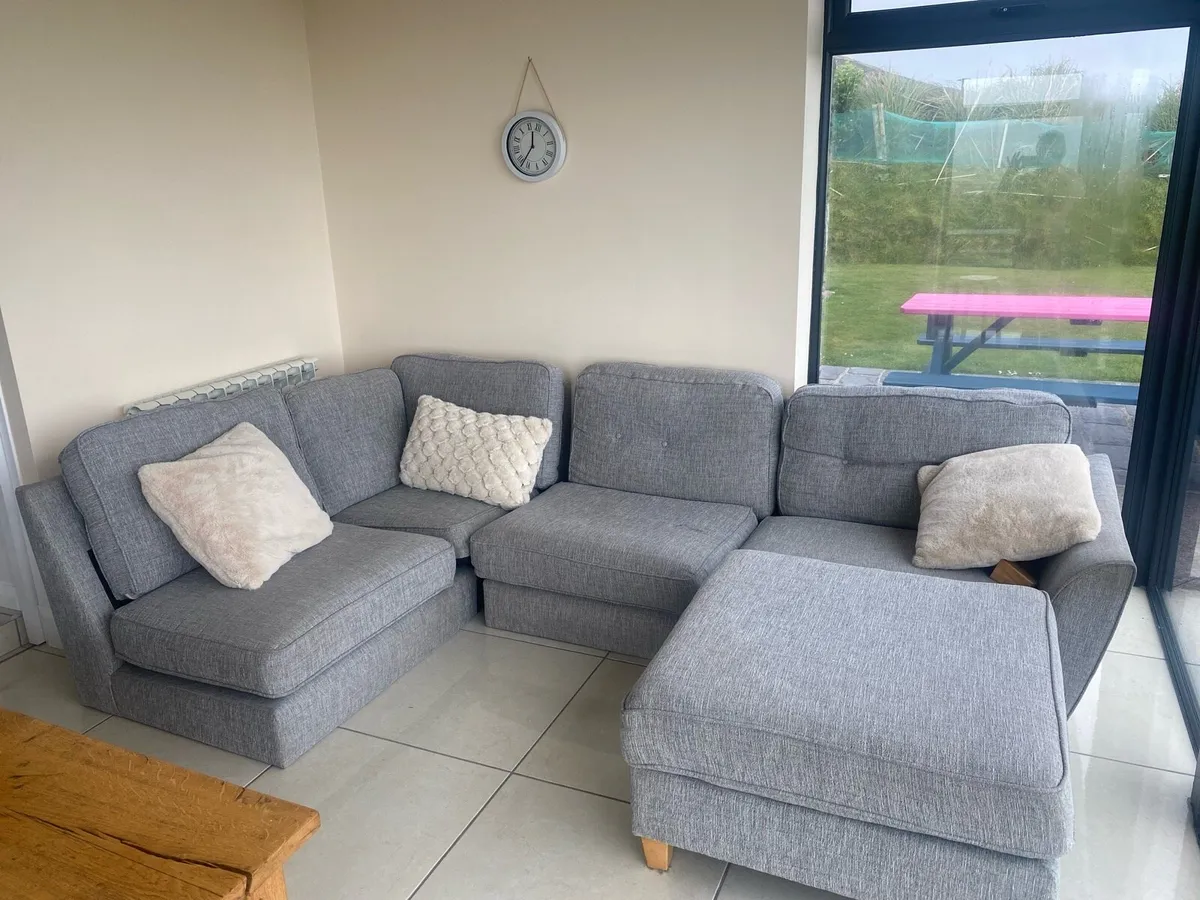 Corner couch - Image 2