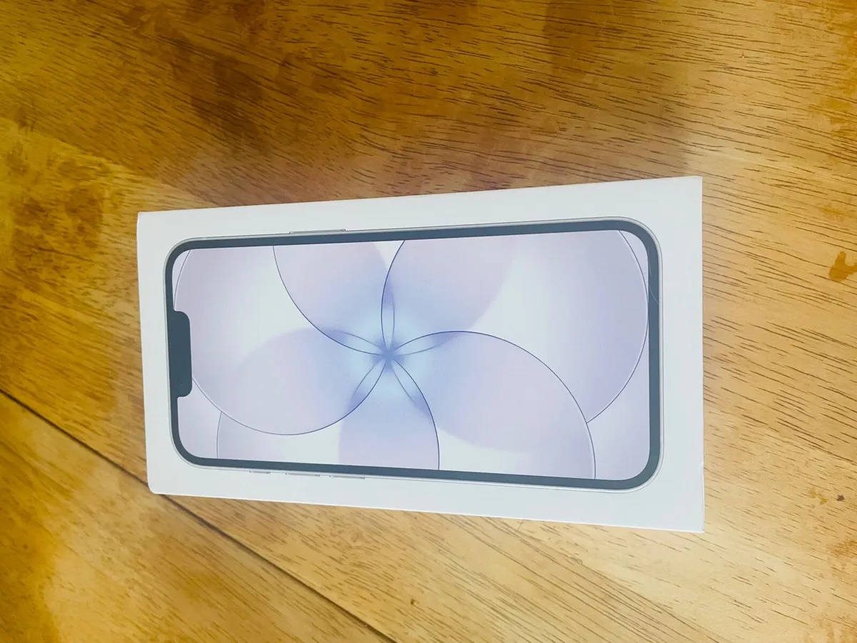 iPhone 17e (White) - Image 1