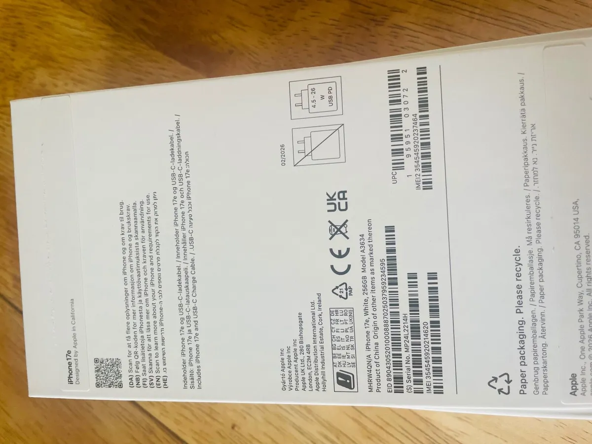 iPhone 17e (White) - Image 2