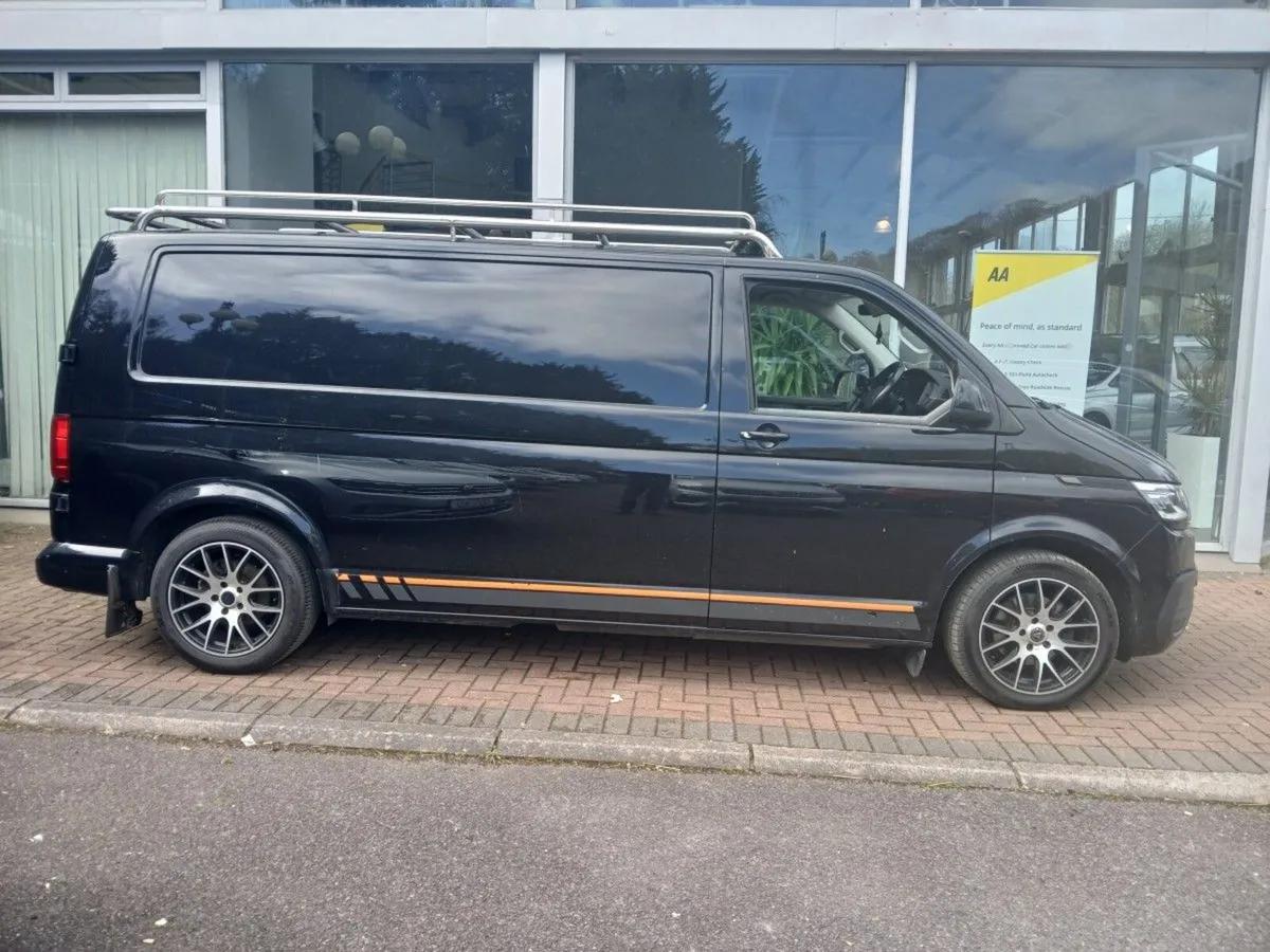 Volkswagen Transporter  2.0 TDi Highline Lwb 110BH - Image 3