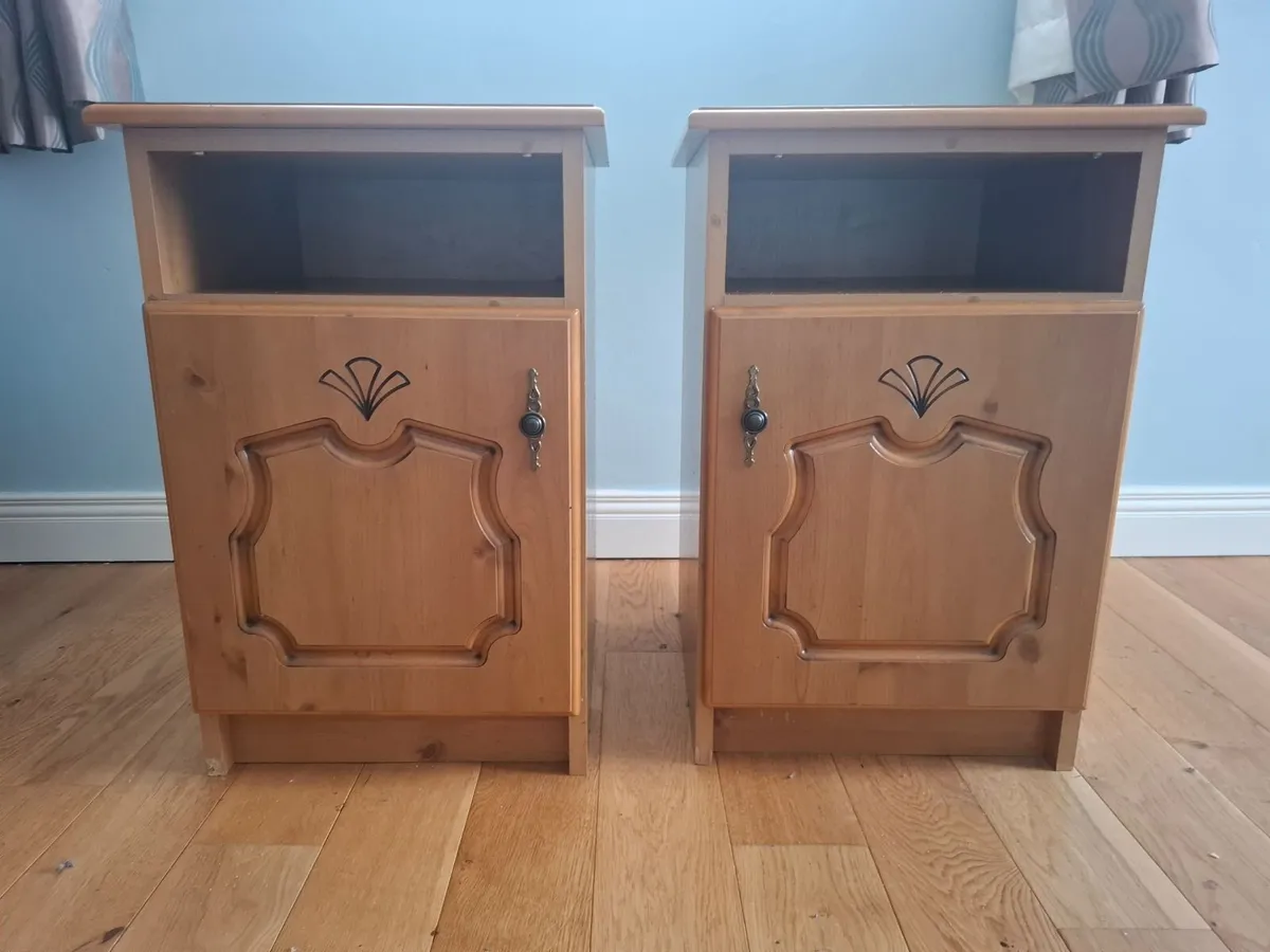 Two wooden bedside lockers - Image 1