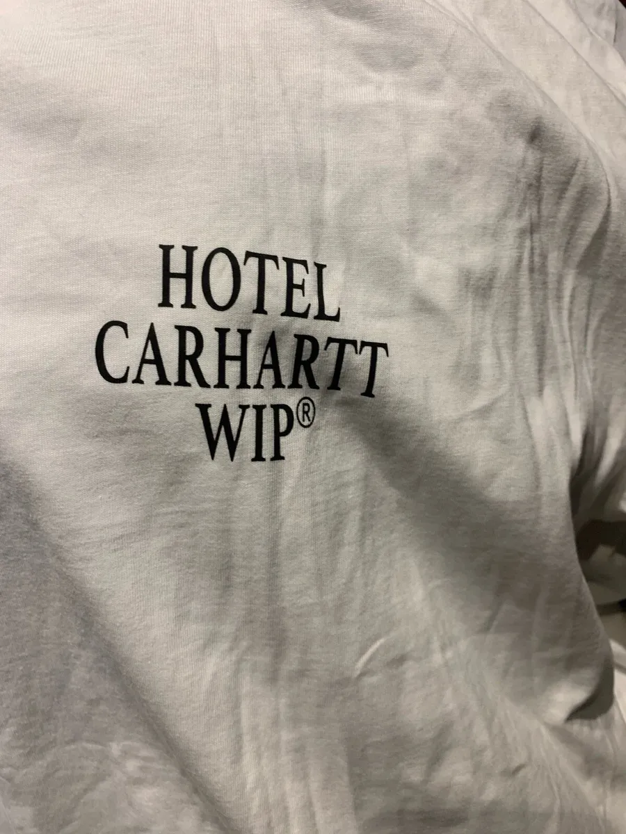 Carhartt t shirt new xl - Image 2
