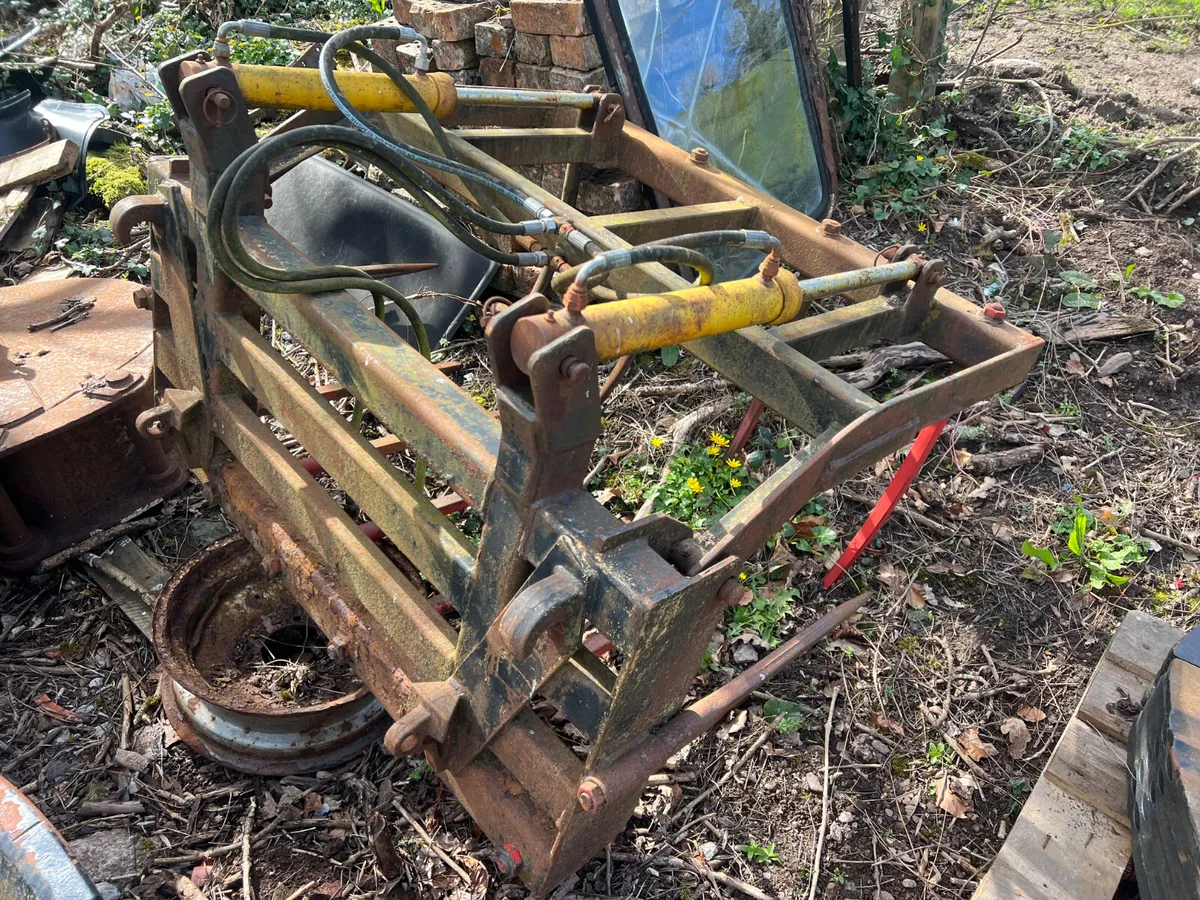 New Holland / MF/ JD / Fiat/MF. - Image 4