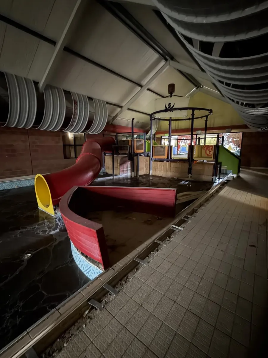Swimming Pool Slide & Play Park - Image 4
