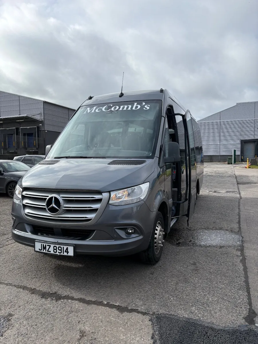 Mercedes-Benz Grand Tourer 19 seater - Image 1