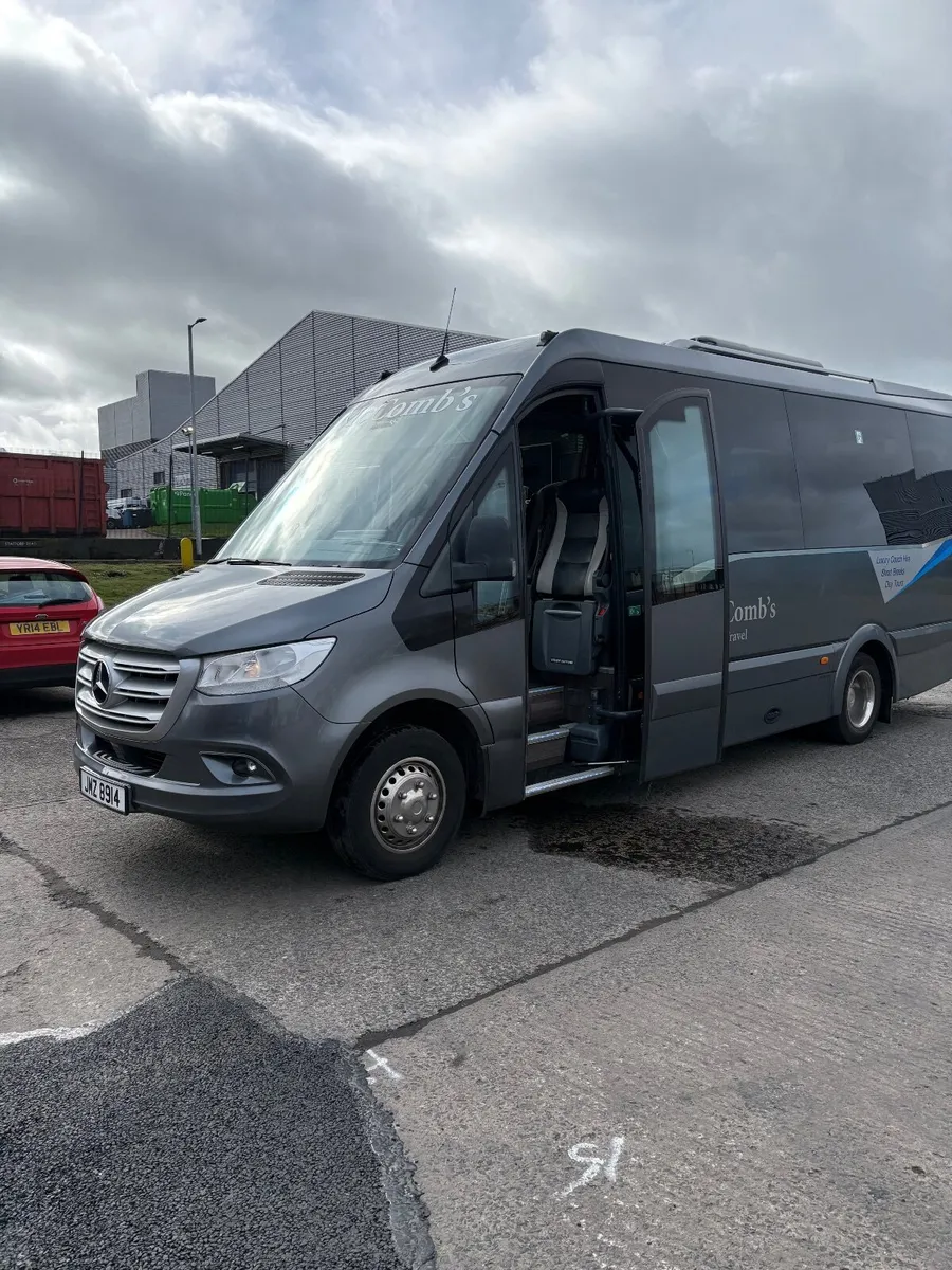 Mercedes-Benz Grand Tourer 19 seater - Image 2