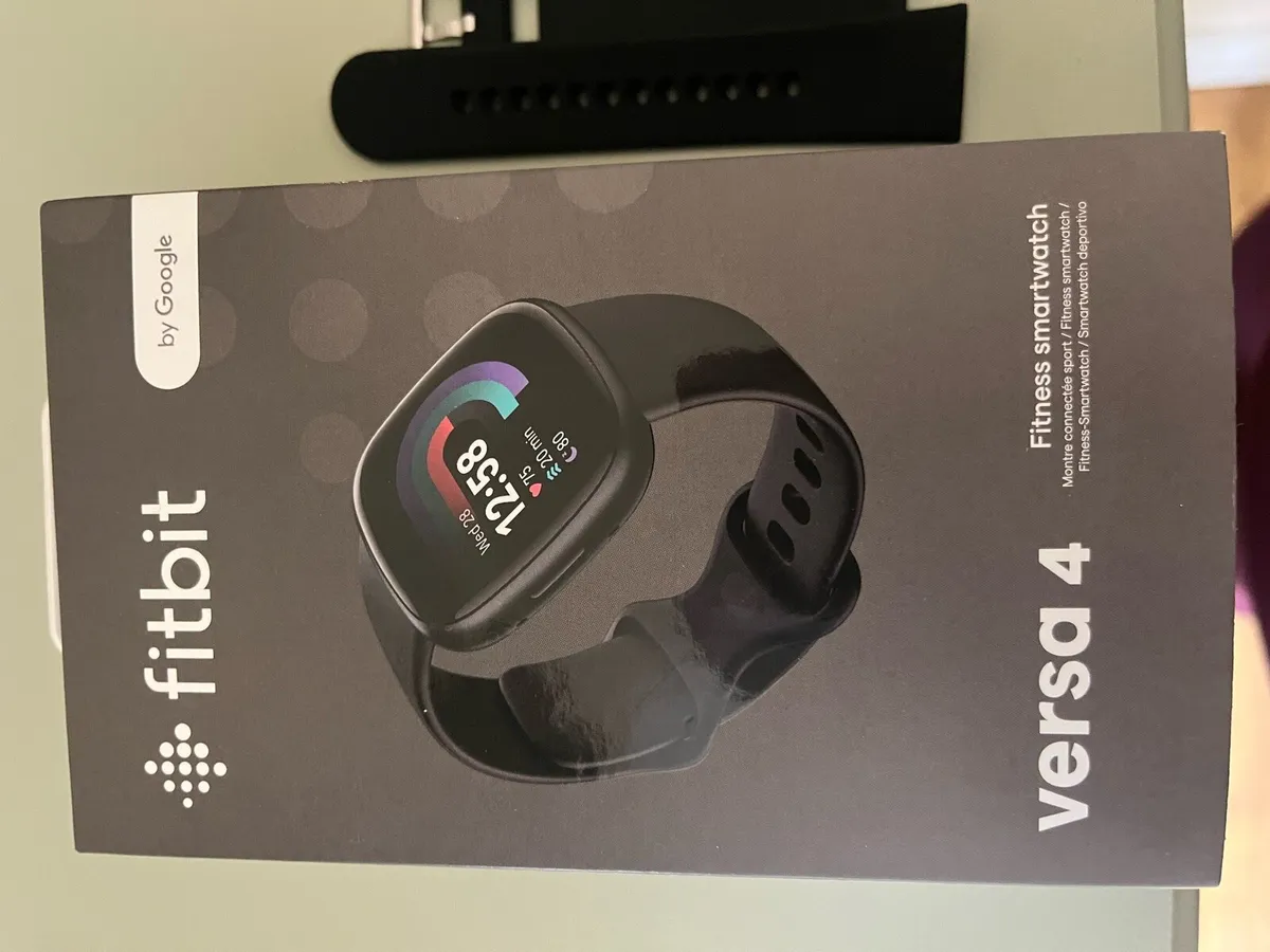 Fit bit Versa 4 - Image 2
