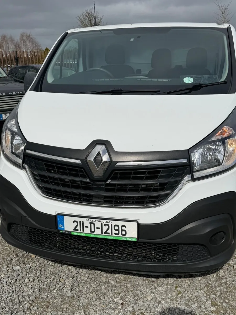 2021 Renault traffic ( NO VAT ) fresh Doe - Image 2