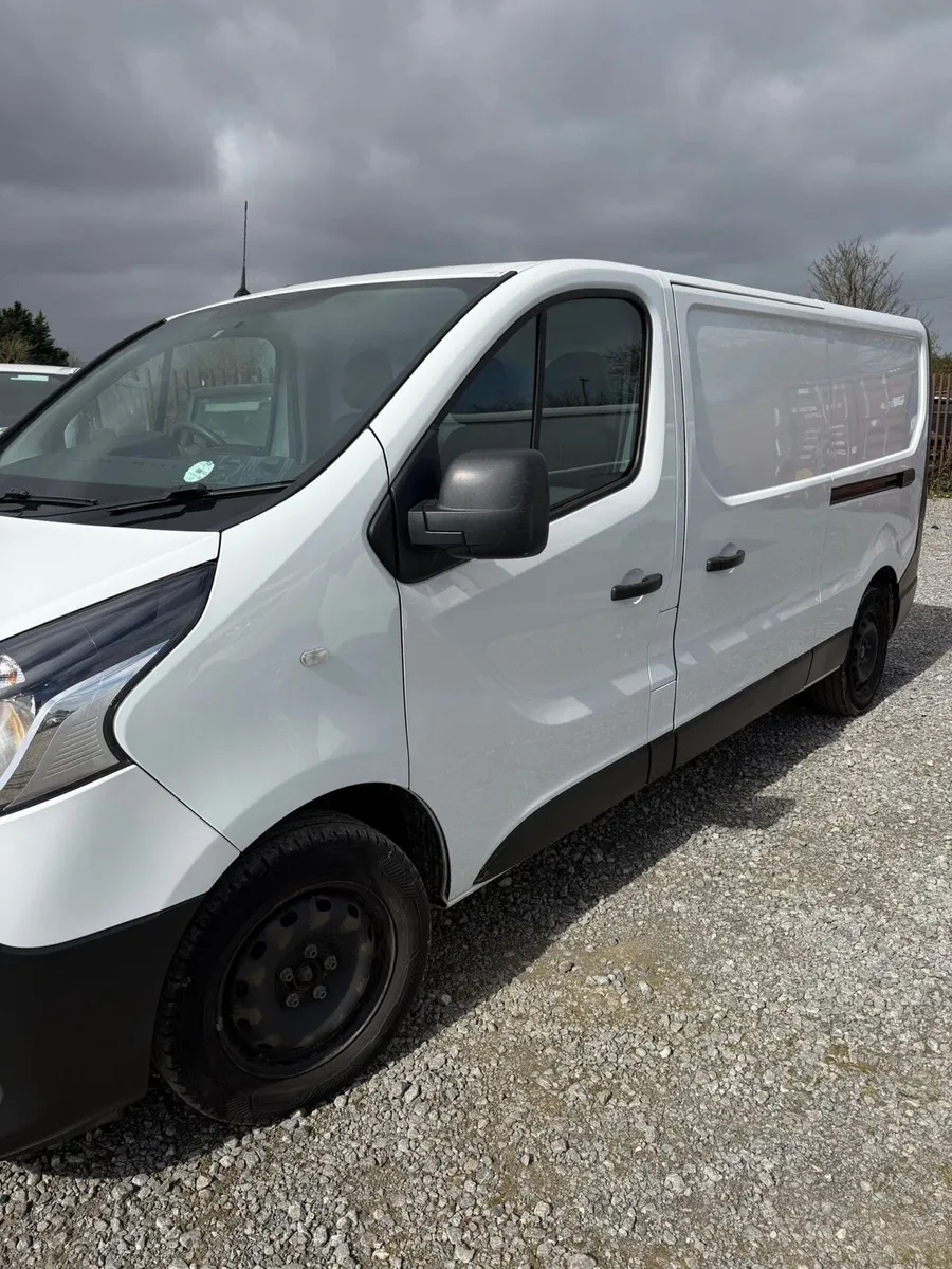 2021 Renault traffic ( NO VAT ) fresh Doe - Image 3