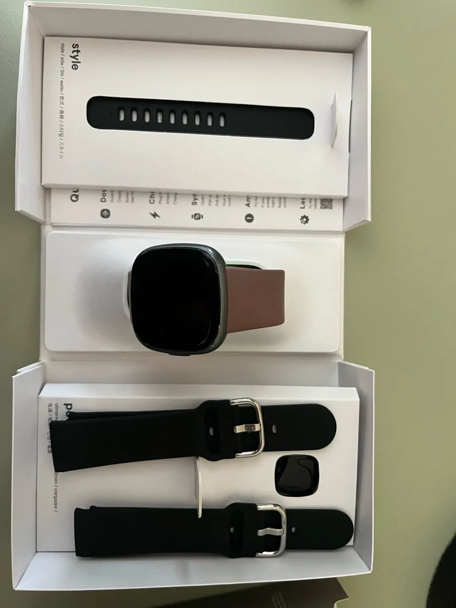 Fit bit Versa 4 - Image 4