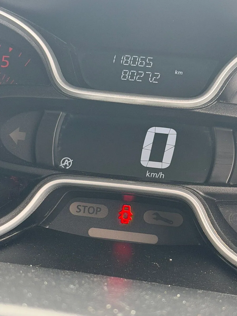 2021 Renault traffic ( NO VAT ) fresh Doe - Image 4