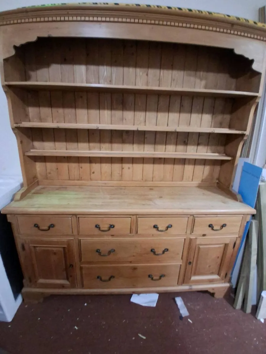 Pine dresser - Image 1
