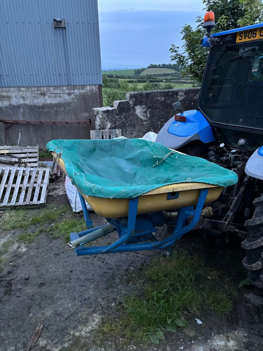 Fleming 338 fertiliser sower - Image 3