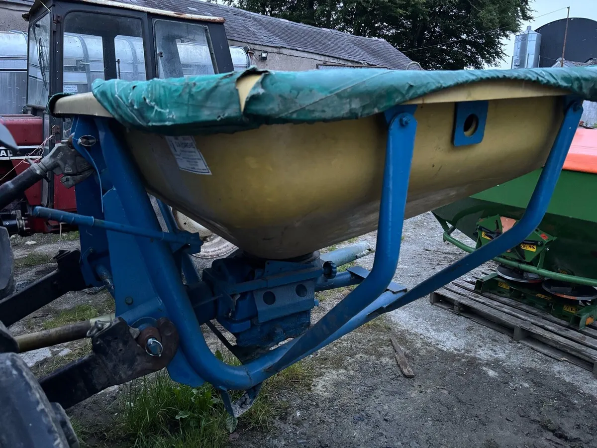 Fleming 338 fertiliser sower - Image 4