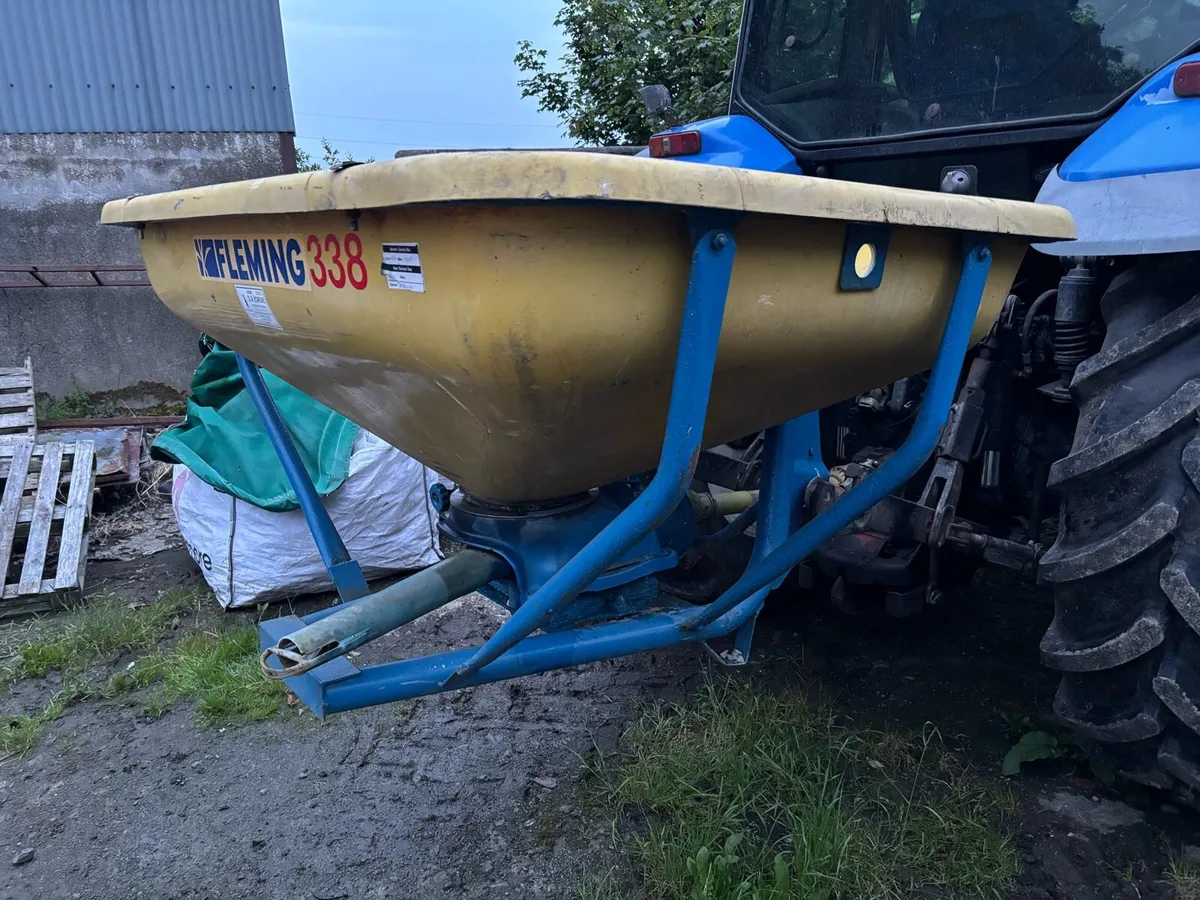 Fleming 338 fertiliser sower - Image 2