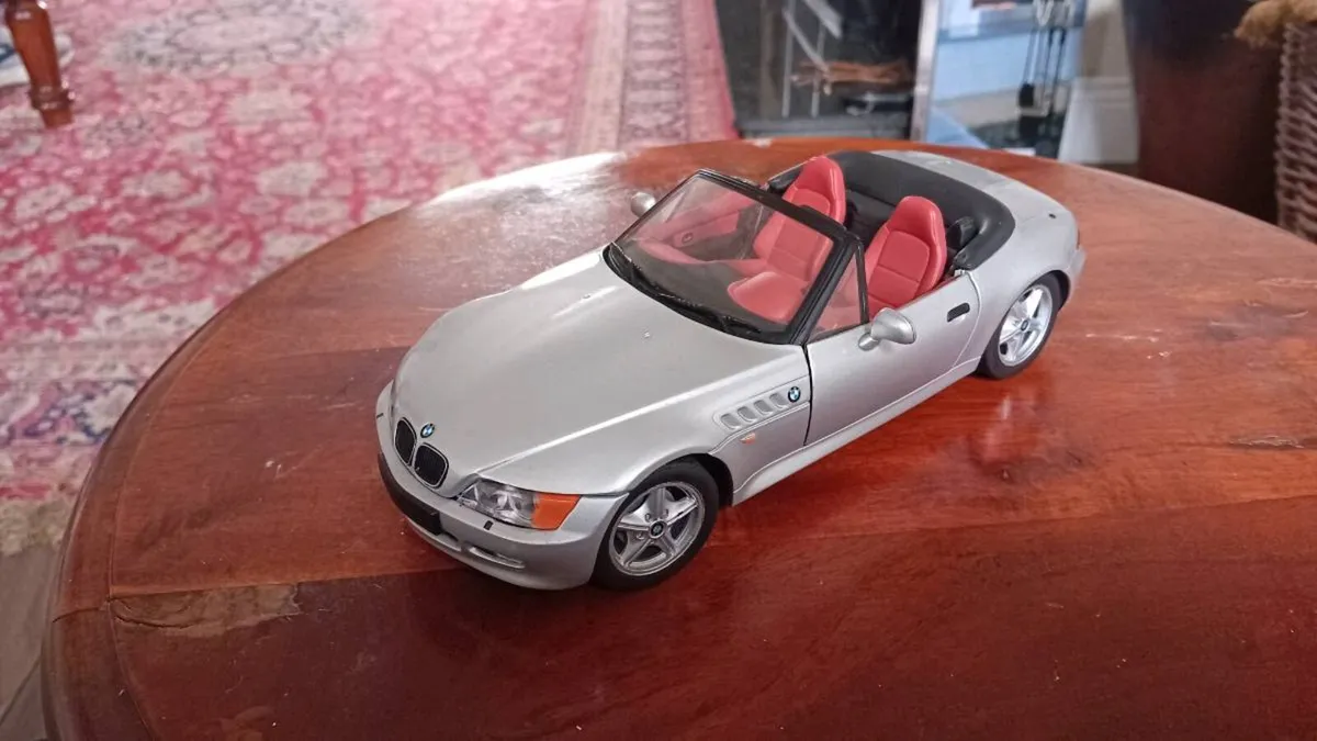 UT BMW Z18 1/18 scale - Image 1
