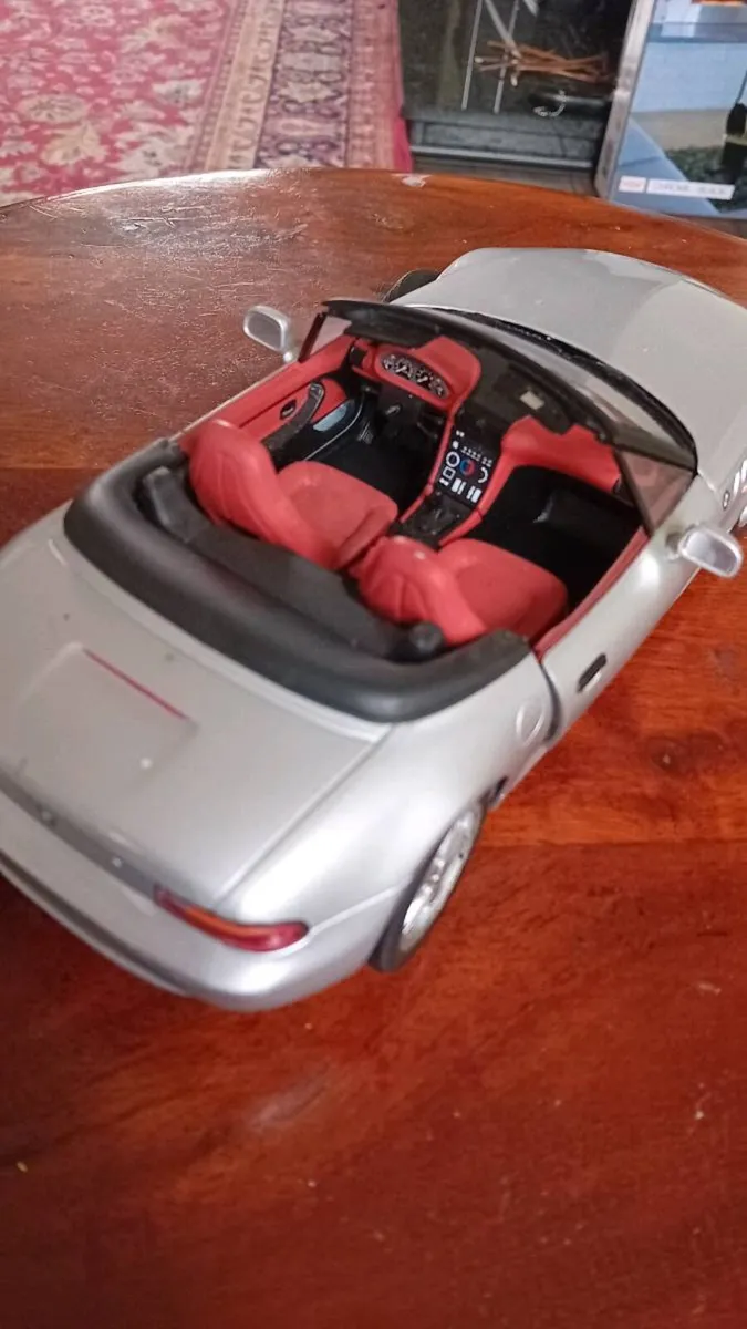 UT BMW Z18 1/18 scale - Image 3