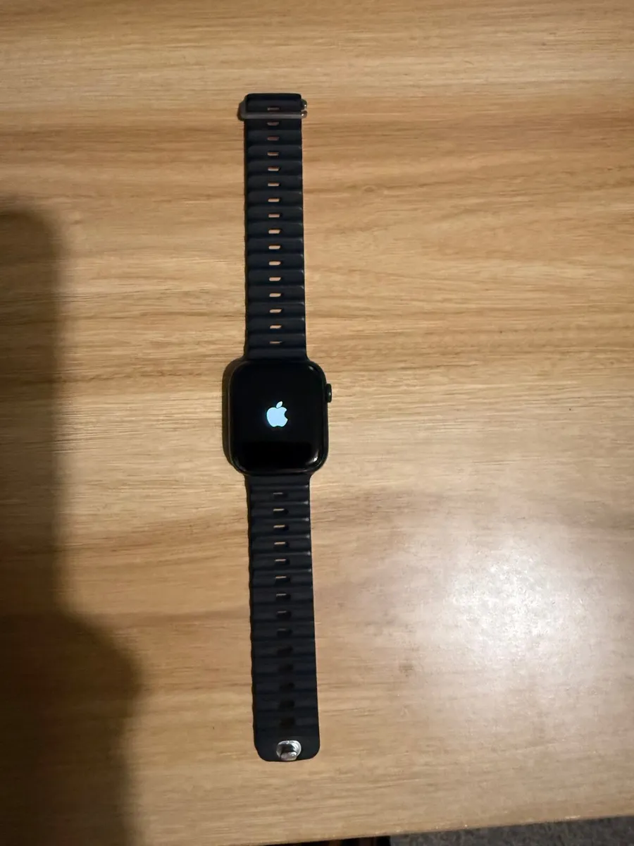 Apple Watch 7 45mm - Image 4