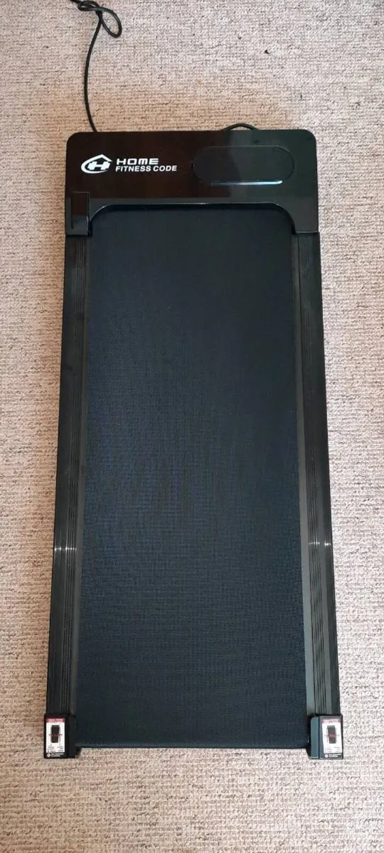 Treadmill, Speed 1-6KM/H, 5% Manual Incline - Image 1