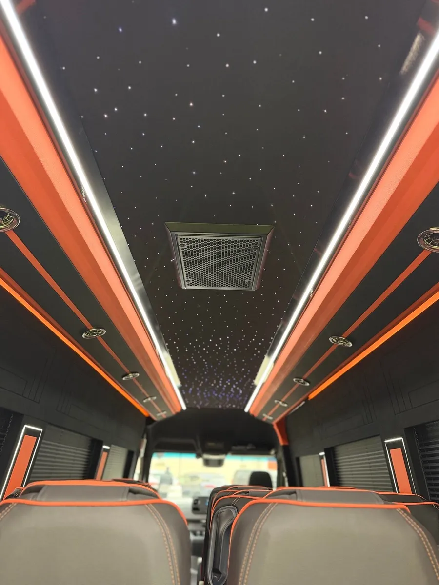 Mercedes Sprinter 519 V6 Automatic 16+1 - Image 2