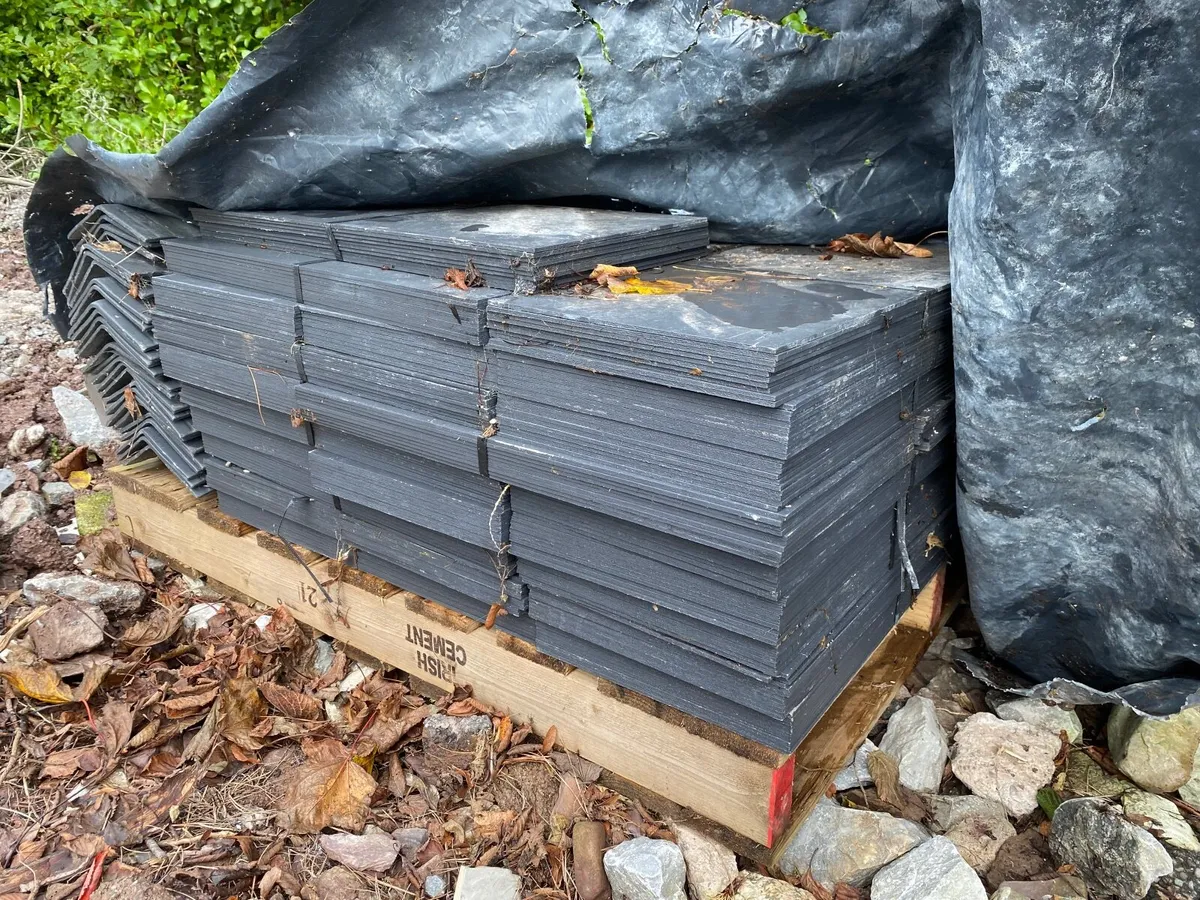 Ridge tiles and slates - Image 1