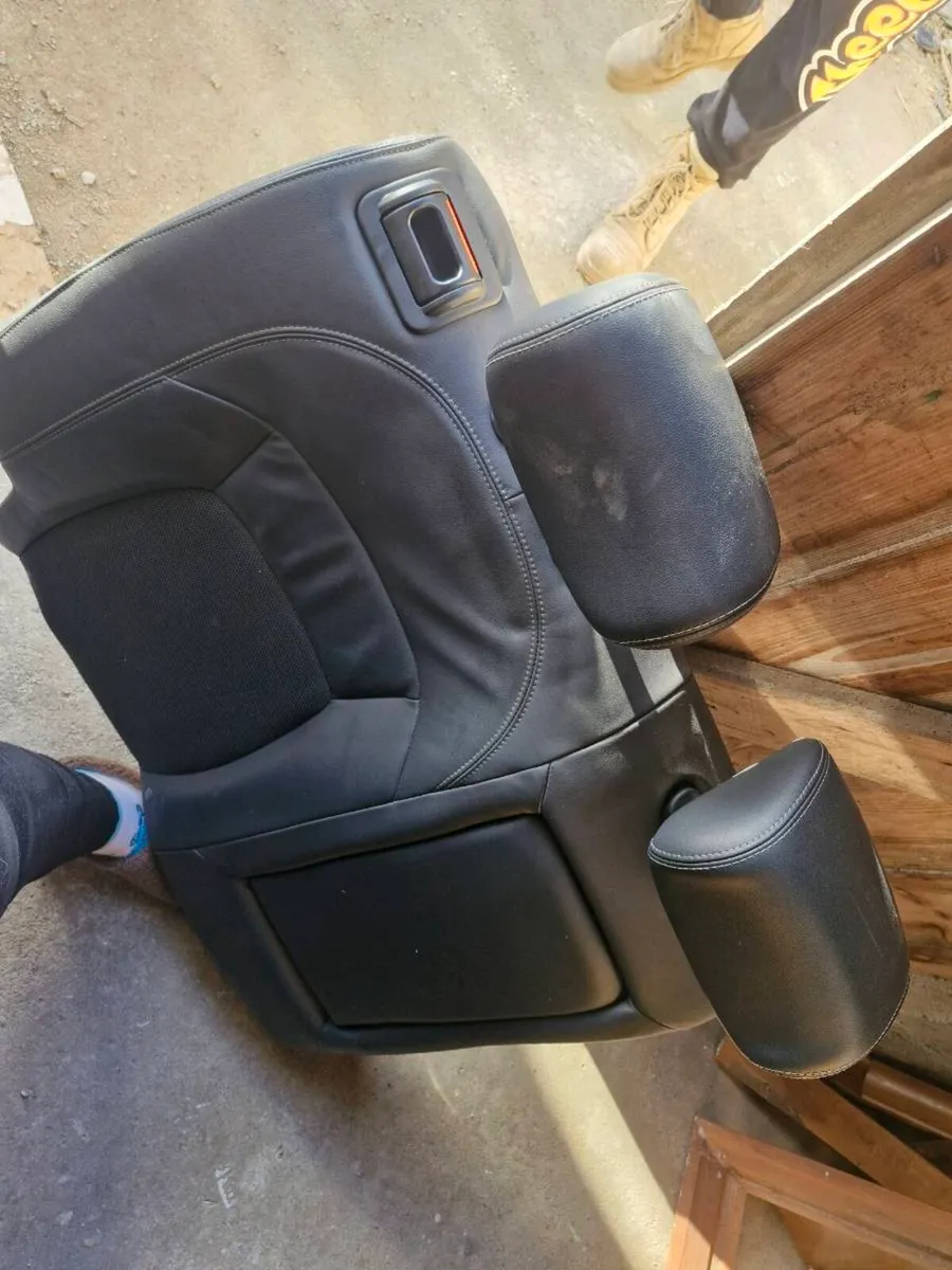 Car seats kia sportage half leather - Image 2
