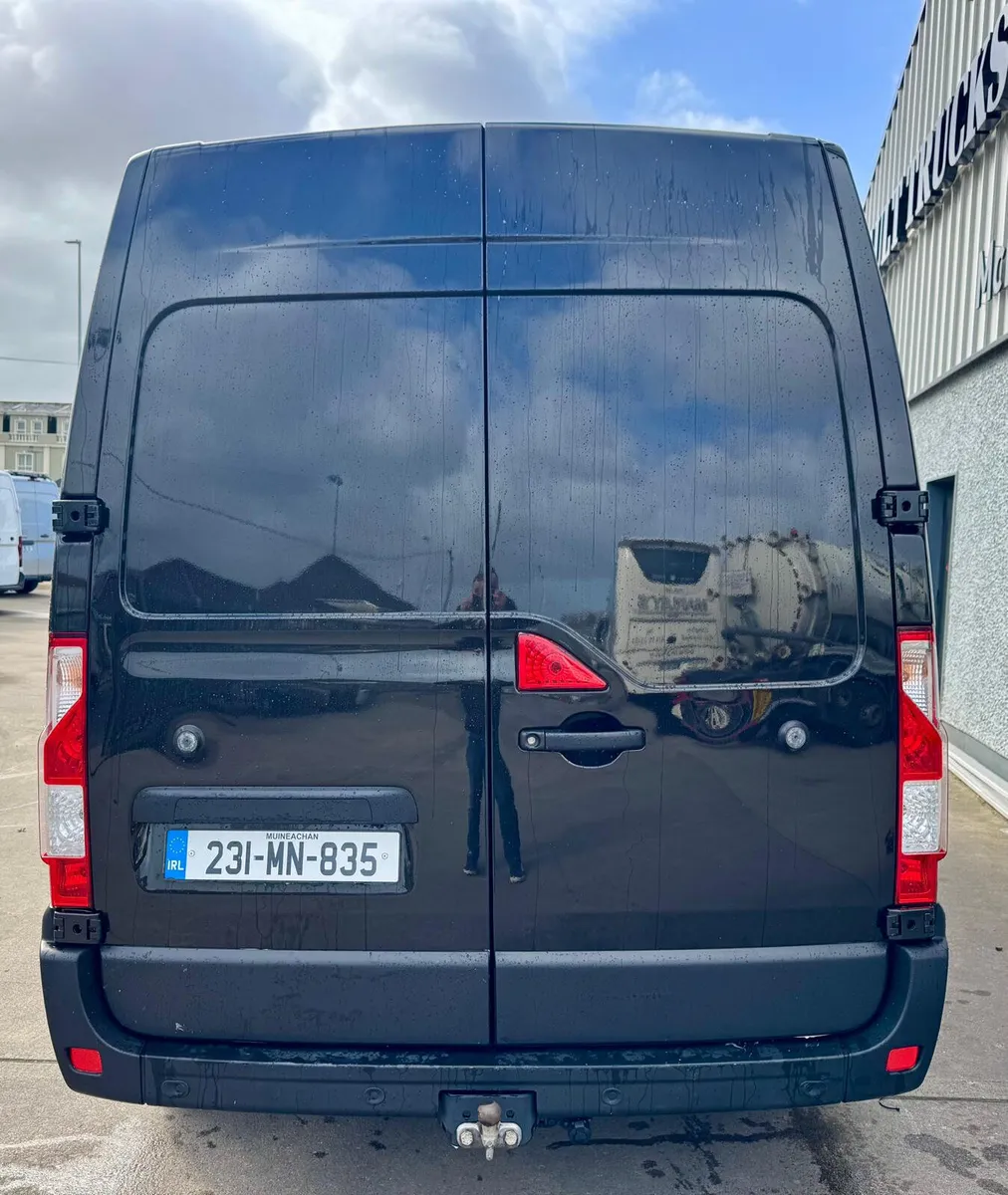 Renault Master 2023 Red edition 150BHP - Image 3
