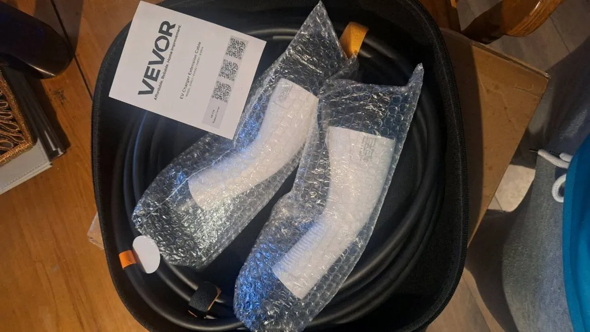 VEVOR Type 2 to Type 2 EV Charging Cable - Image 1