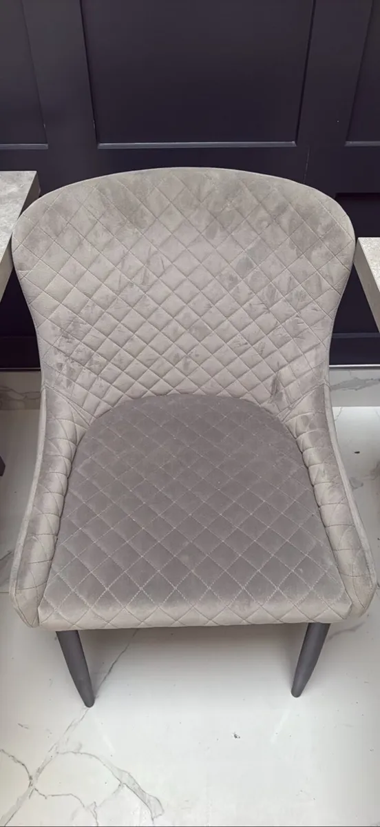 Kitchen Table & Chairs - Image 3