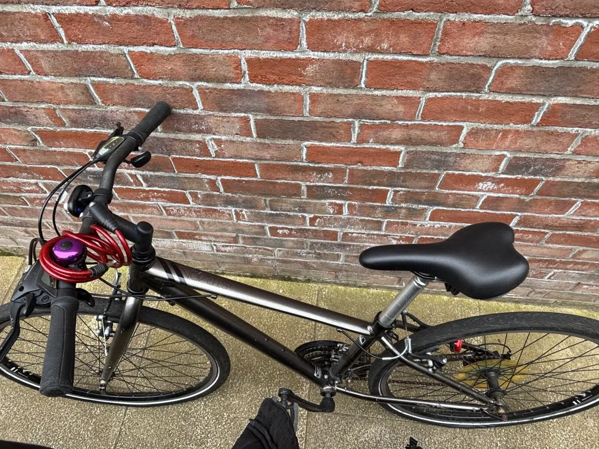 Near new STRDVA kids bike - Image 2